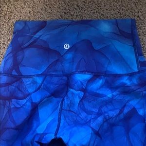 Lululemon cropped blue leggings